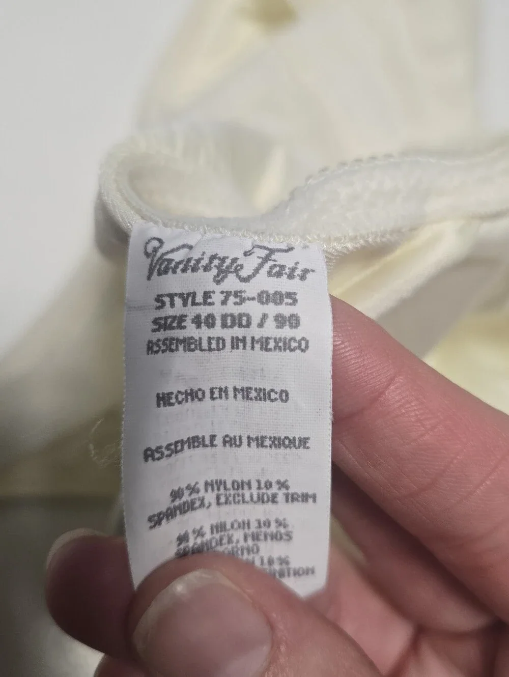 Vanity Fair Underwired Cream Colored Floral Print Bra Size 40DD